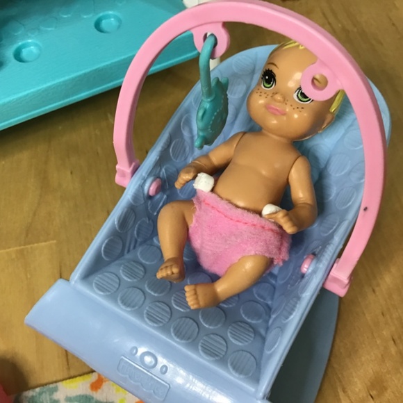 Barbie Doll and Nursery Playset - Picture 6 of 8